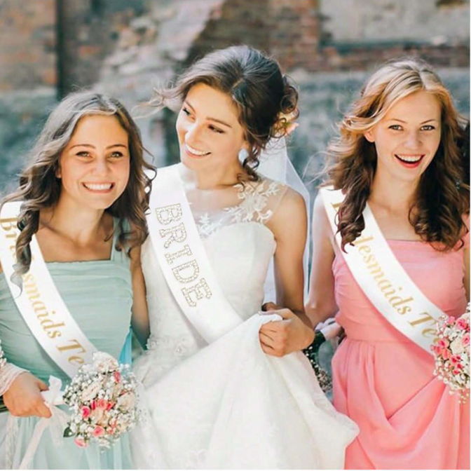 Bride Sjerp - Witte Sjerp met Parelletters - Vrijgezellenfeest Accessoire - 80 cm Lang - Bride To Be