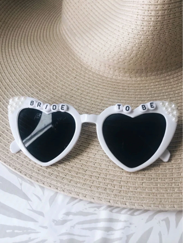 Bride to Be Zonnebril - Hartvormig Design met Parelversiering - DIY Zelfmontage - Exclusief Lijm - Bachelorette - Vrijgezellenfeest - Bruiloft
