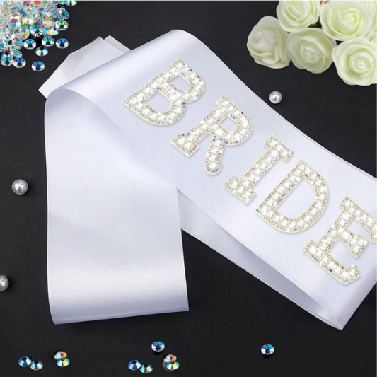 Bride Sjerp - Witte Sjerp met Parelletters - Vrijgezellenfeest Accessoire - 80 cm Lang - Bride To Be