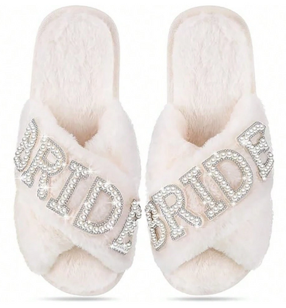 Bride Slippers - Luxe Witte Pantoffels met Parelletters - Zachte Pluche Vrijgezellenfeest Accessoire - Beschikbaar in EU Maten 36-41