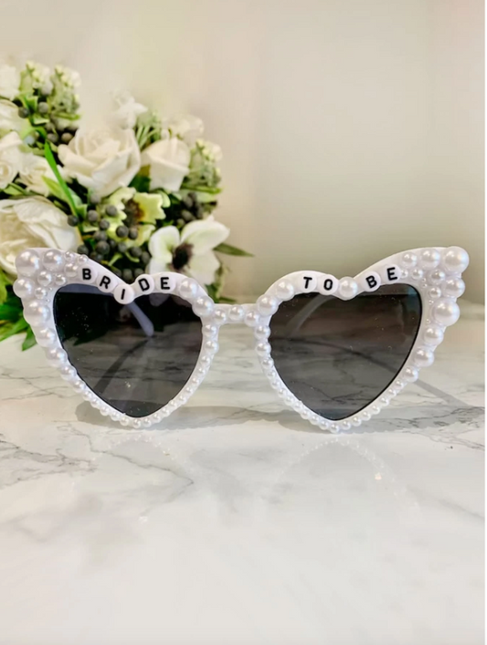 Bride to Be Zonnebril - Hartvormig Design met Parelversiering - DIY Zelfmontage - Exclusief Lijm - Bachelorette - Vrijgezellenfeest - Bruiloft