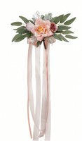 Bruiloft Auto Decoratie – 1 stuk - Driekoppige Roze Rozen – Kunstbloemen Corsage – Autospiegel Versiering – Deurhendel – Spiegel – Auto – 50cm – Met Linten – Bruidsauto Bloemstuk
